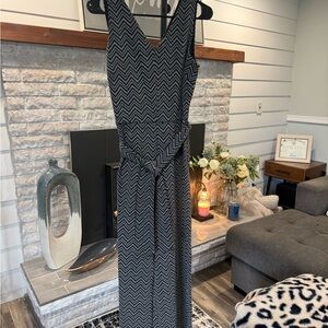 Tahari Black Chevron Sleeveless V‑Neck Maxi Dress with Waist Tie